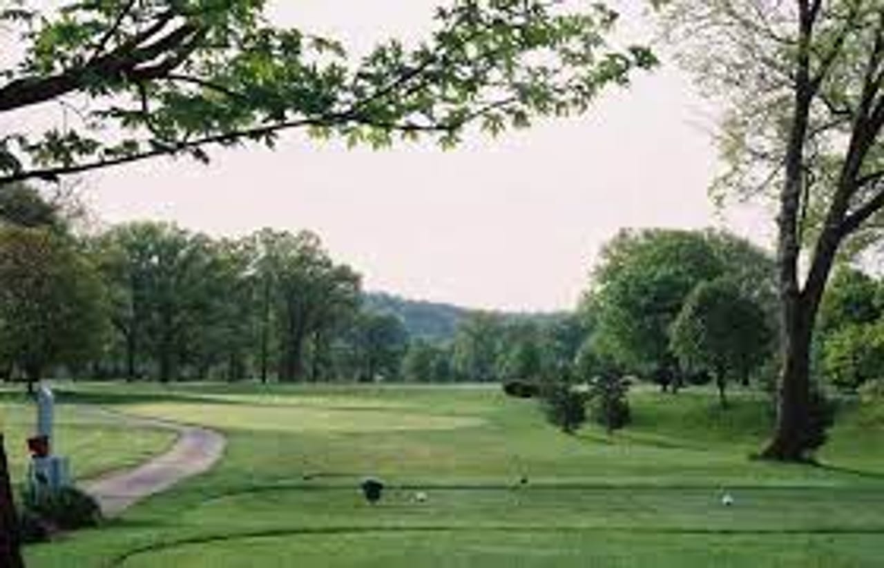Twin Oaks Golf Course