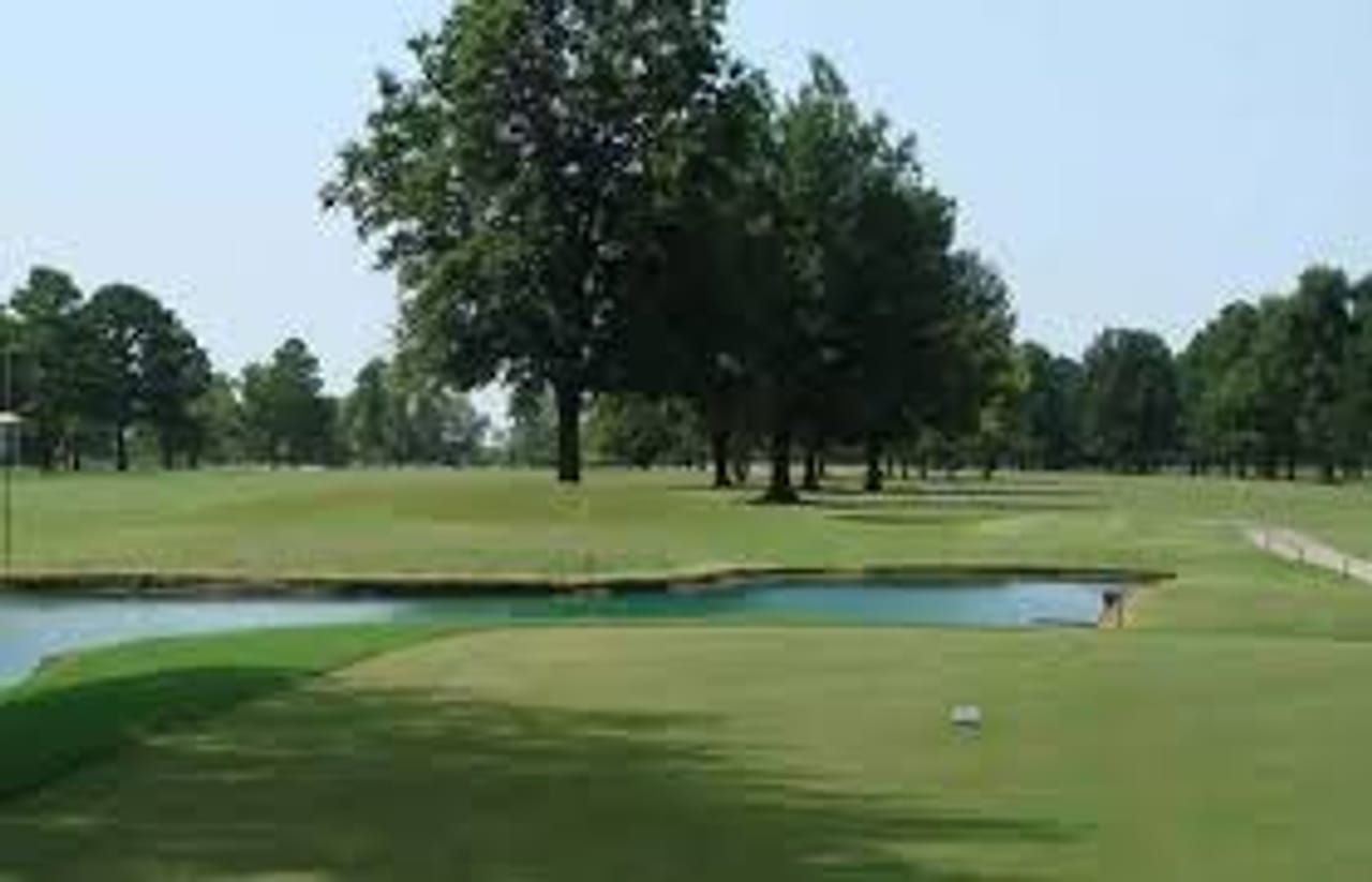 Meadowbrook Country Club