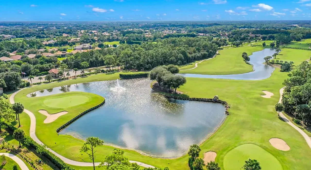 Hunters Ridge Golf & Country Club