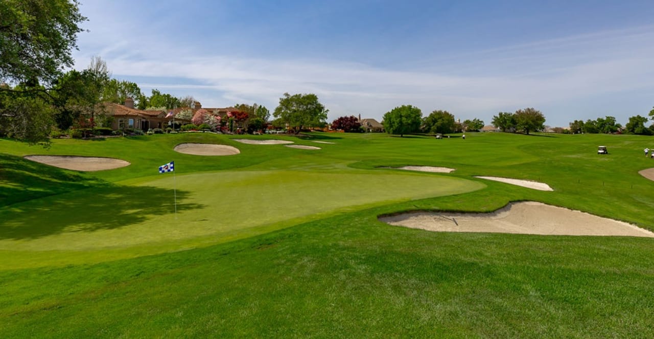 Serrano Country Club