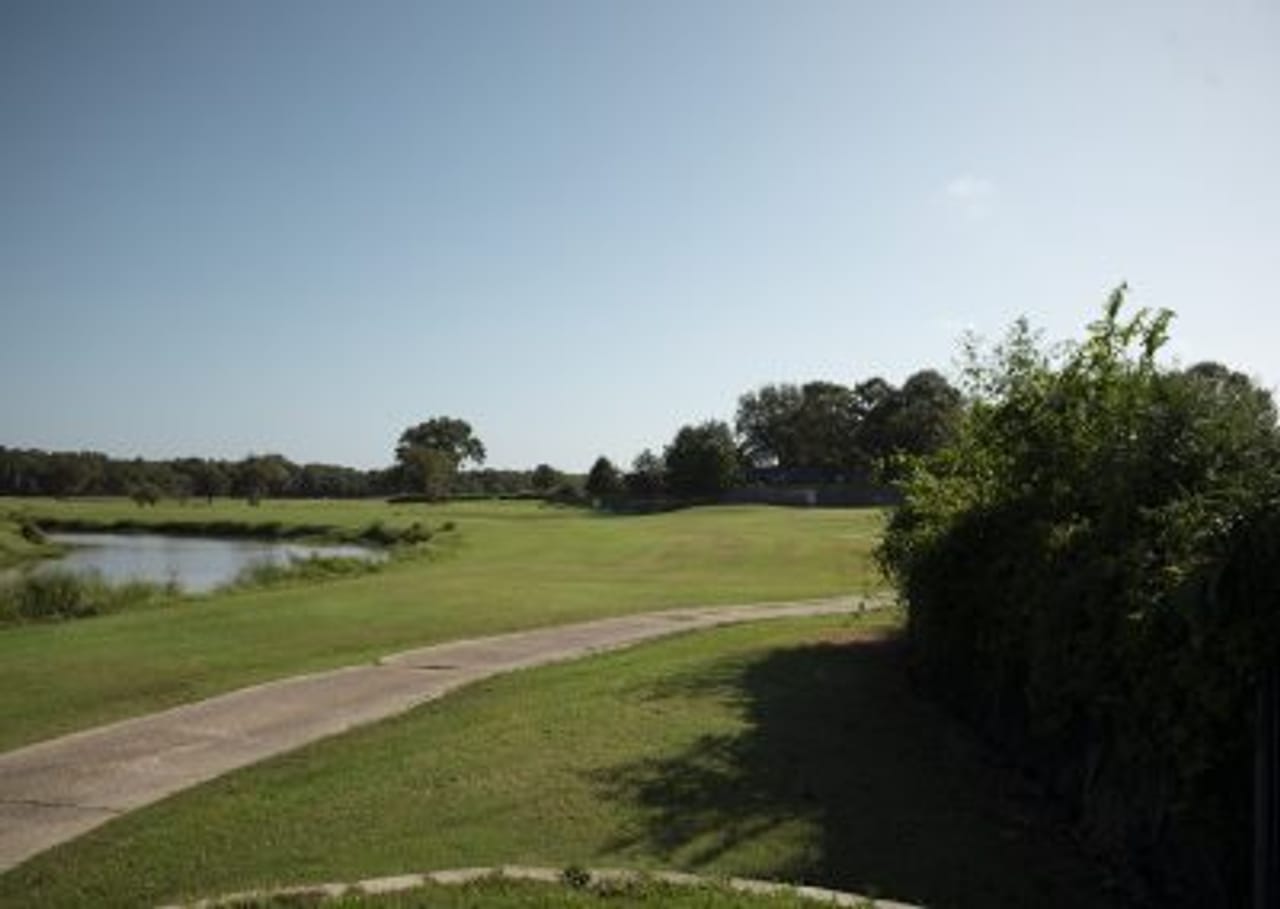 Southern Oaks Country Club