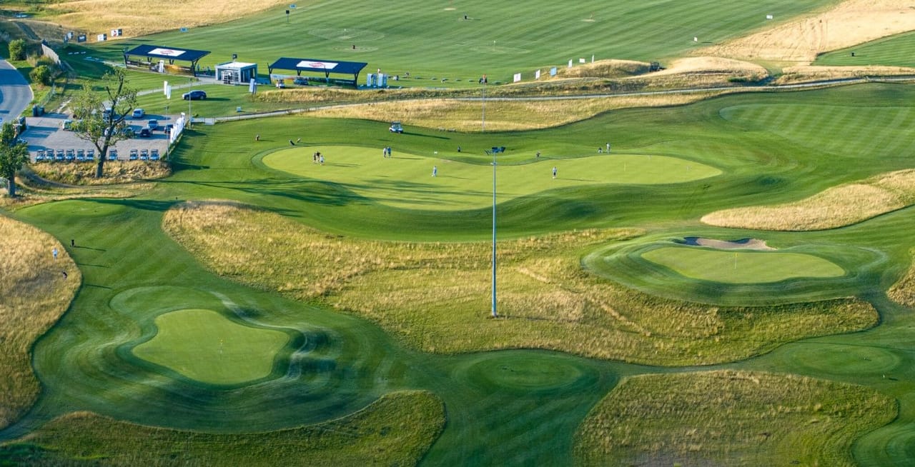 Black Water Links (Academy)