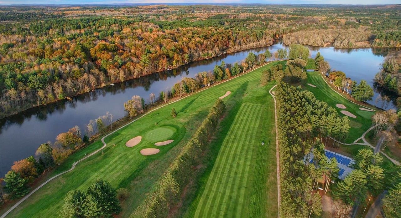 Four Seasons Island Resort