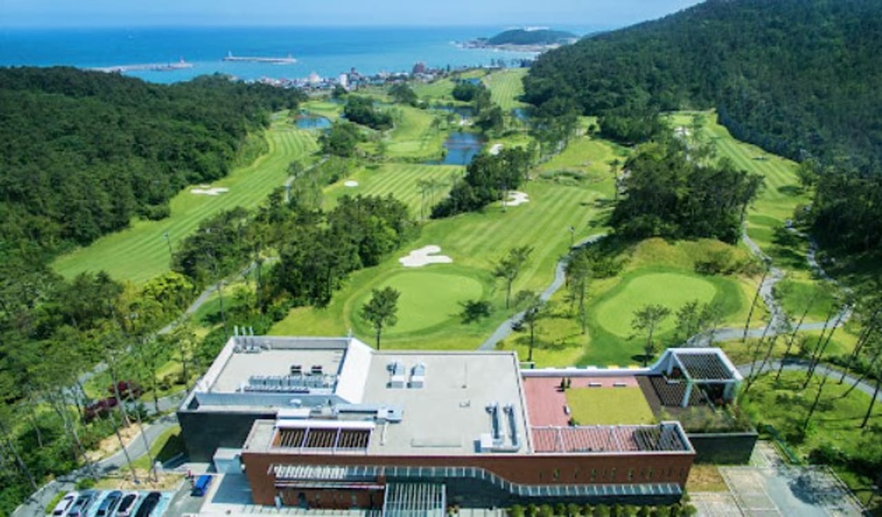 Haeundae Beach Golf & Resort