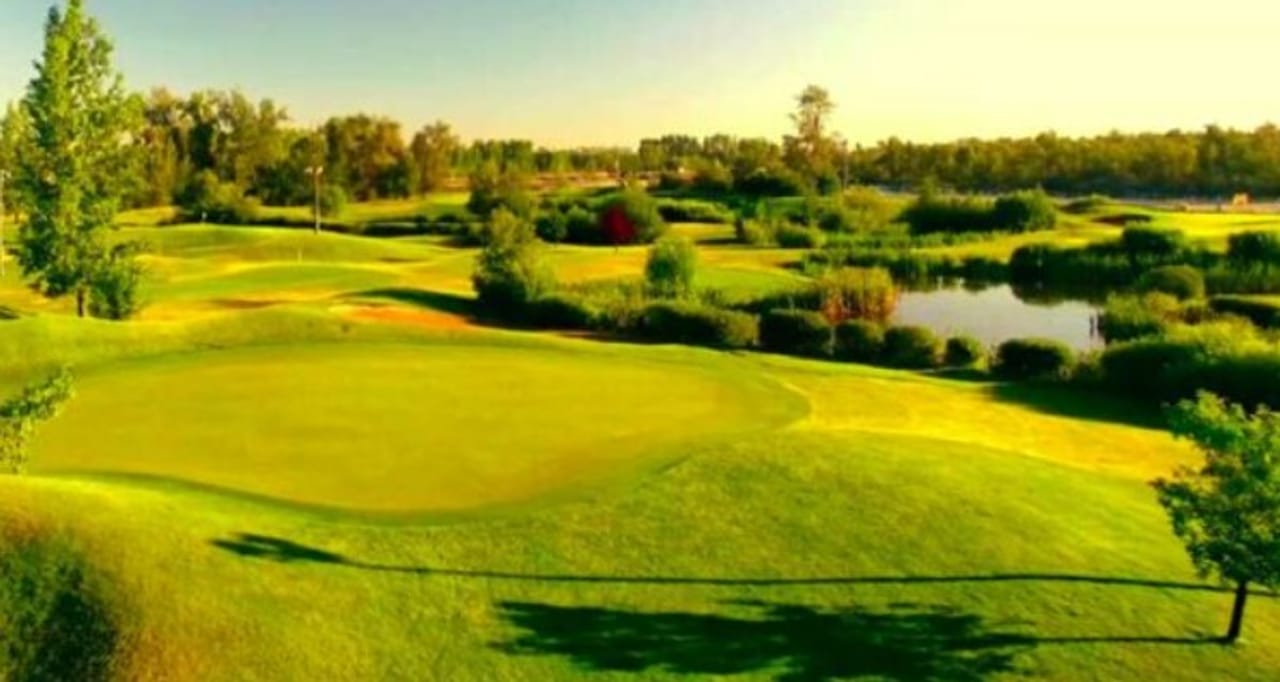 Bow River Greens Par 3 Golf Course