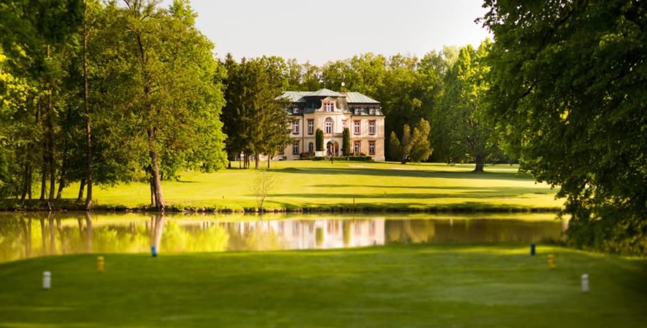 Queens Park Golf Club Myštěves