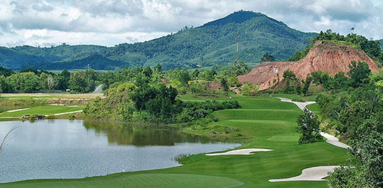 Ratchaprapha Dam Golf Course