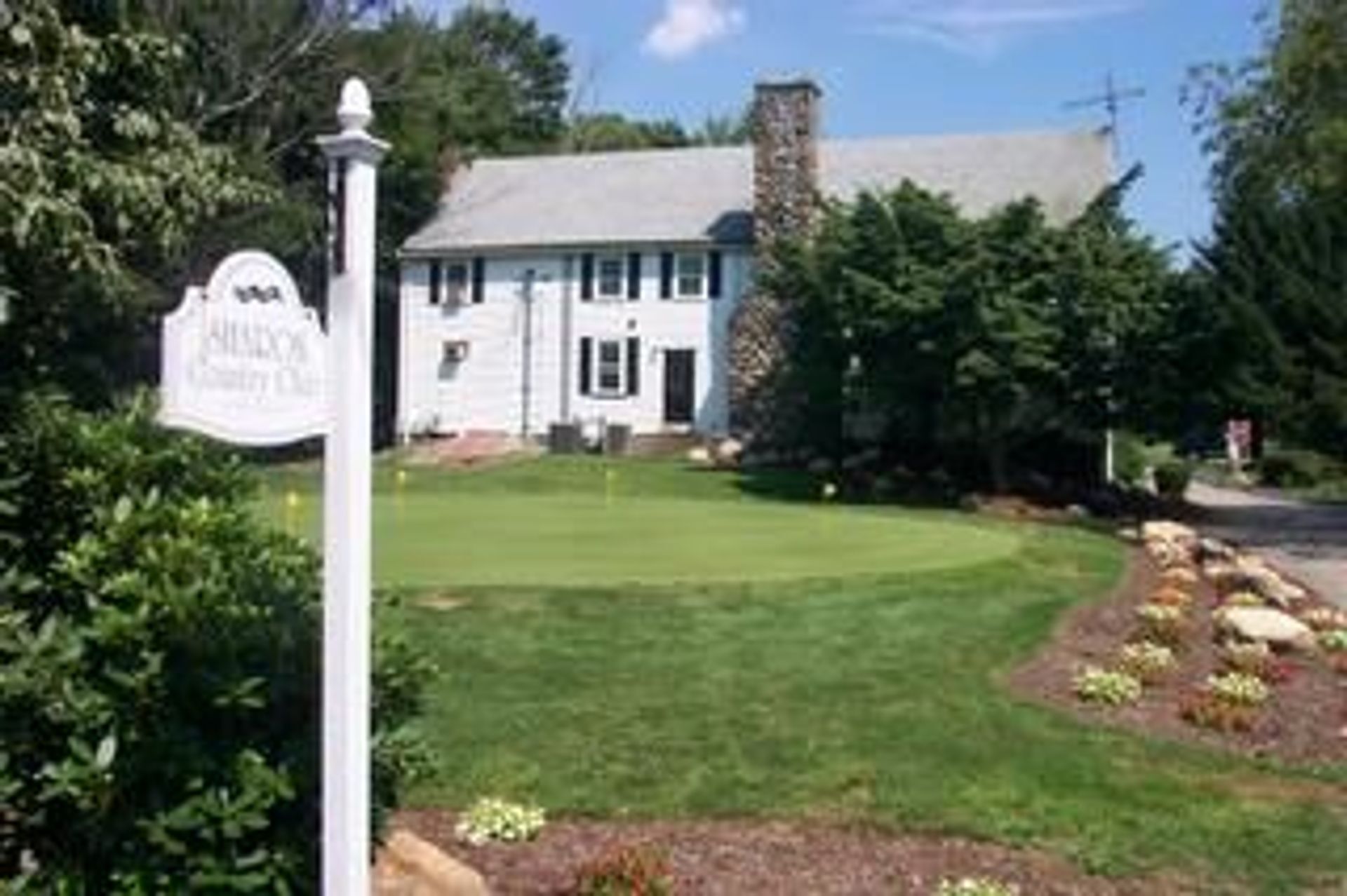 Sharon Country Club