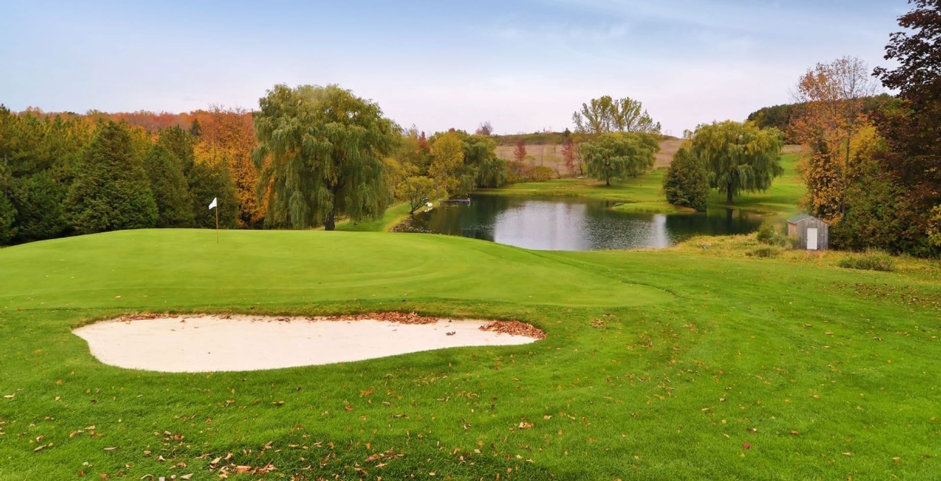Mono Hills Country Club