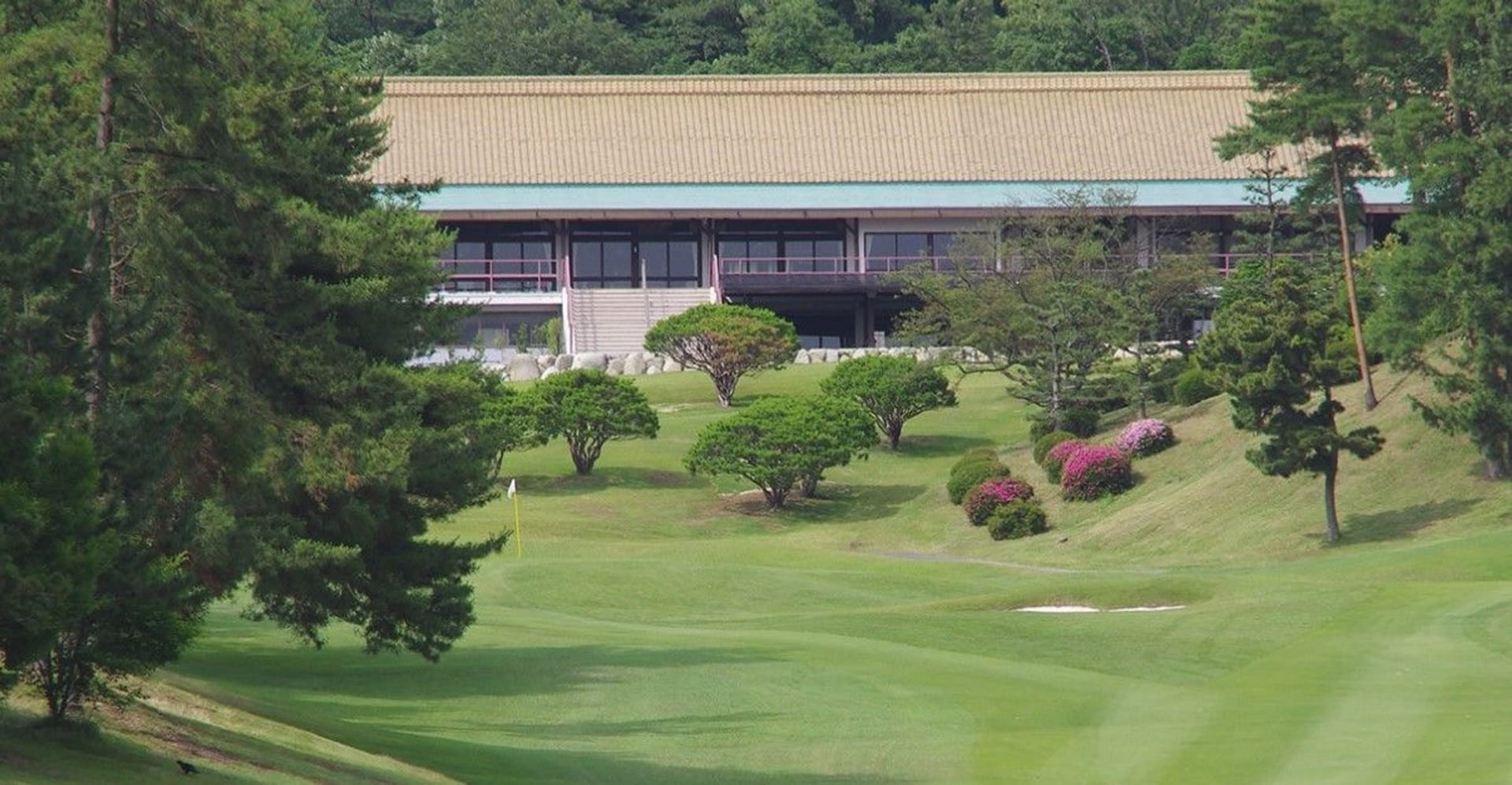 Kuwana Country Club - White