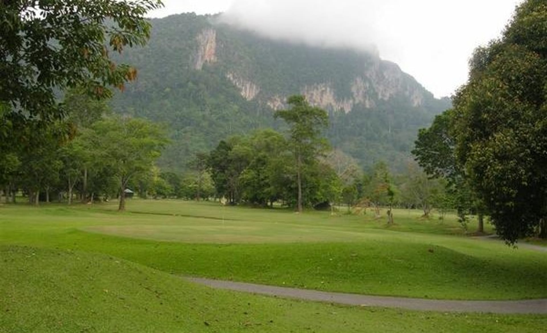 Kelab Golf Putra
