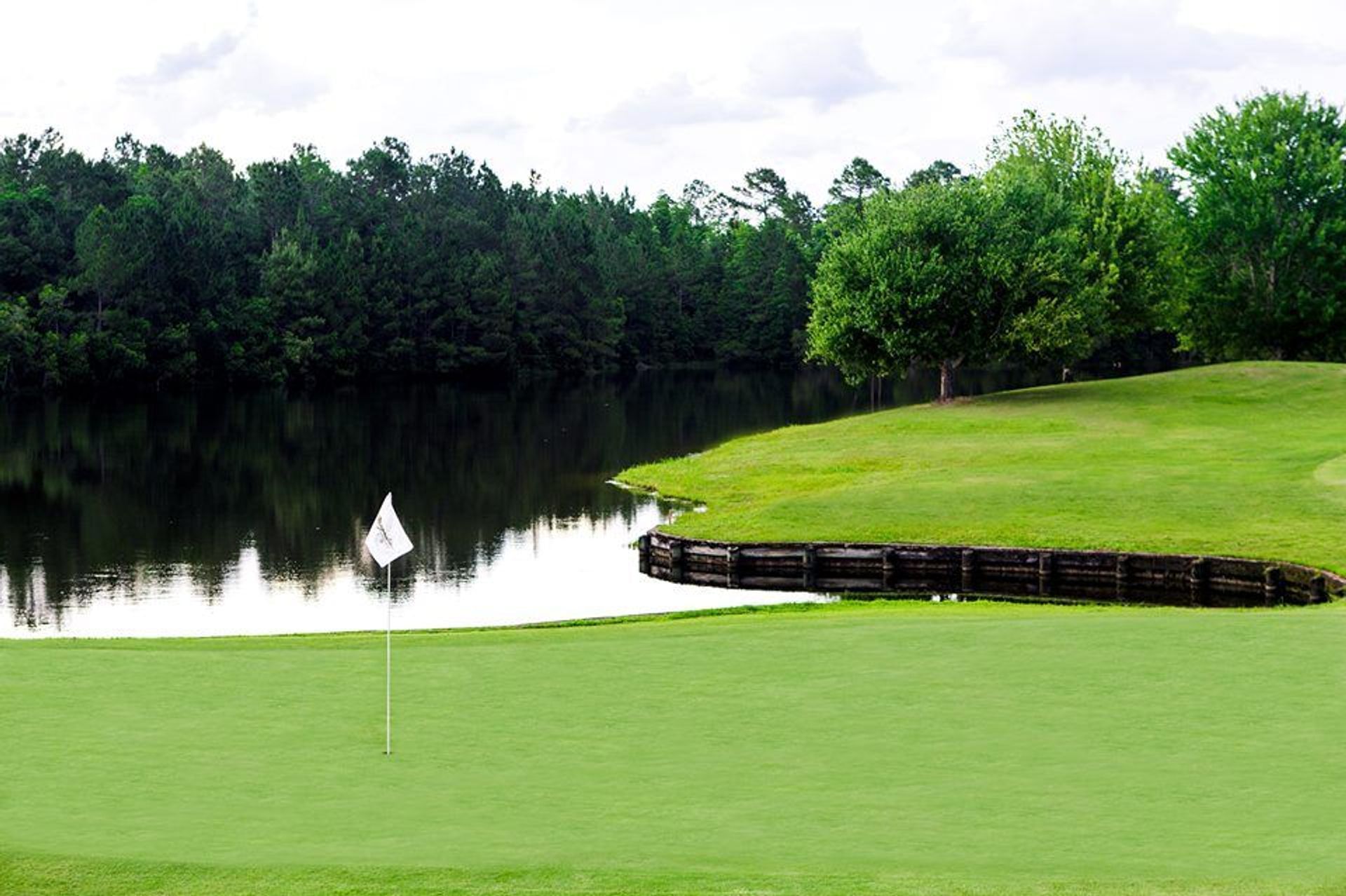 Magnolia Point Golf & Country Club