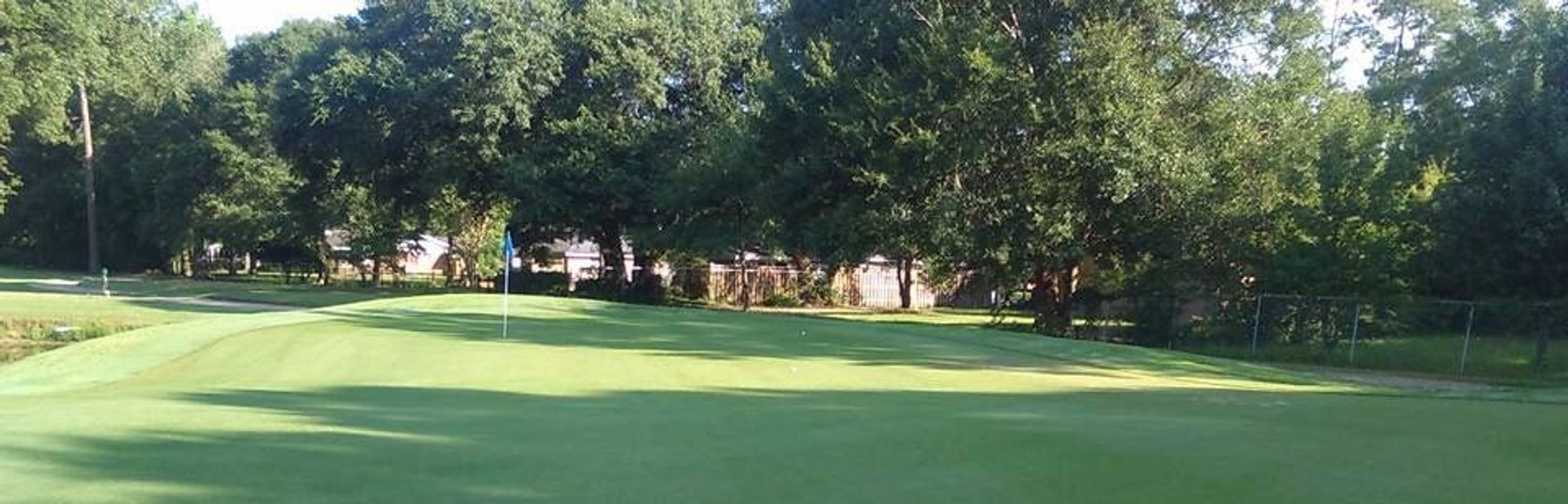 Pinewood Golf & Country Club