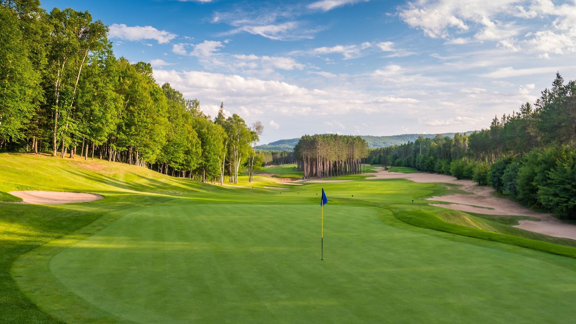 Fairmont Mont Tremblant Golf Resort (Le Diable)