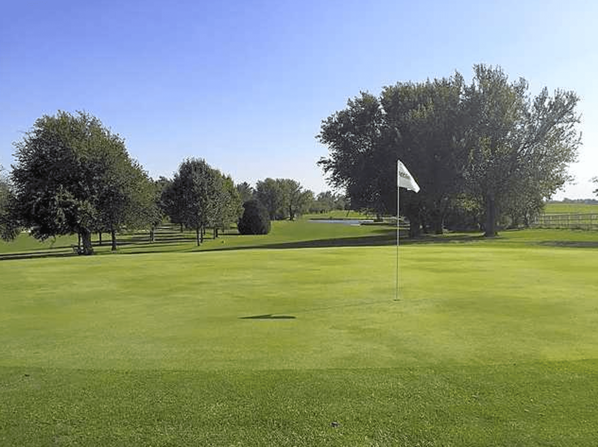 Prairie Lakes Country Club