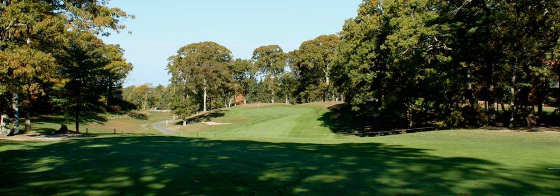 Middle Island Country Club