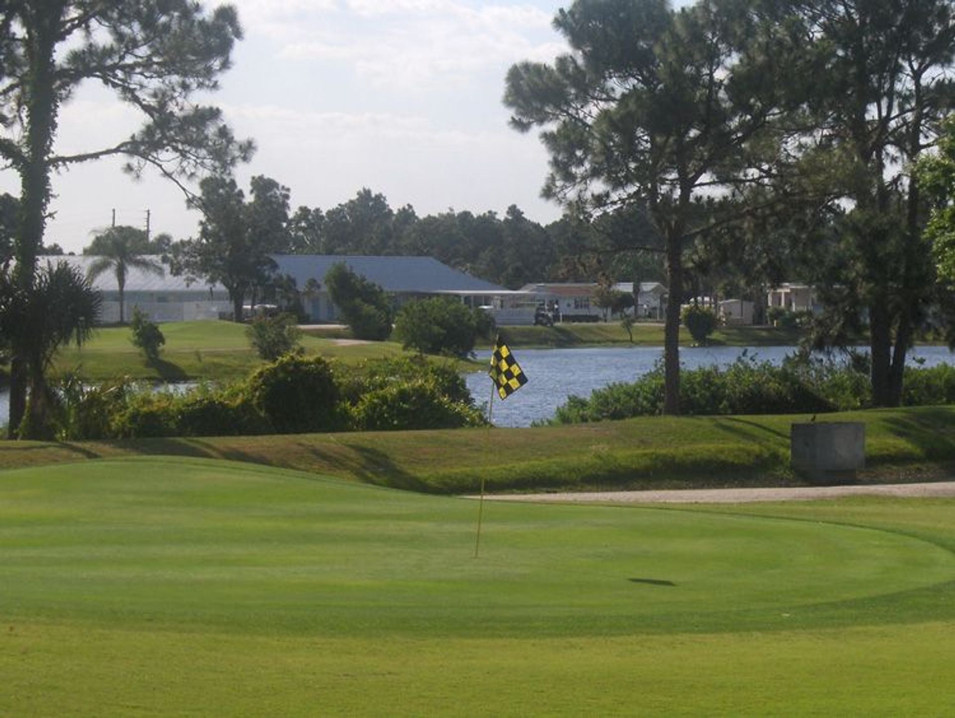 Lily Lakes Golf Resort