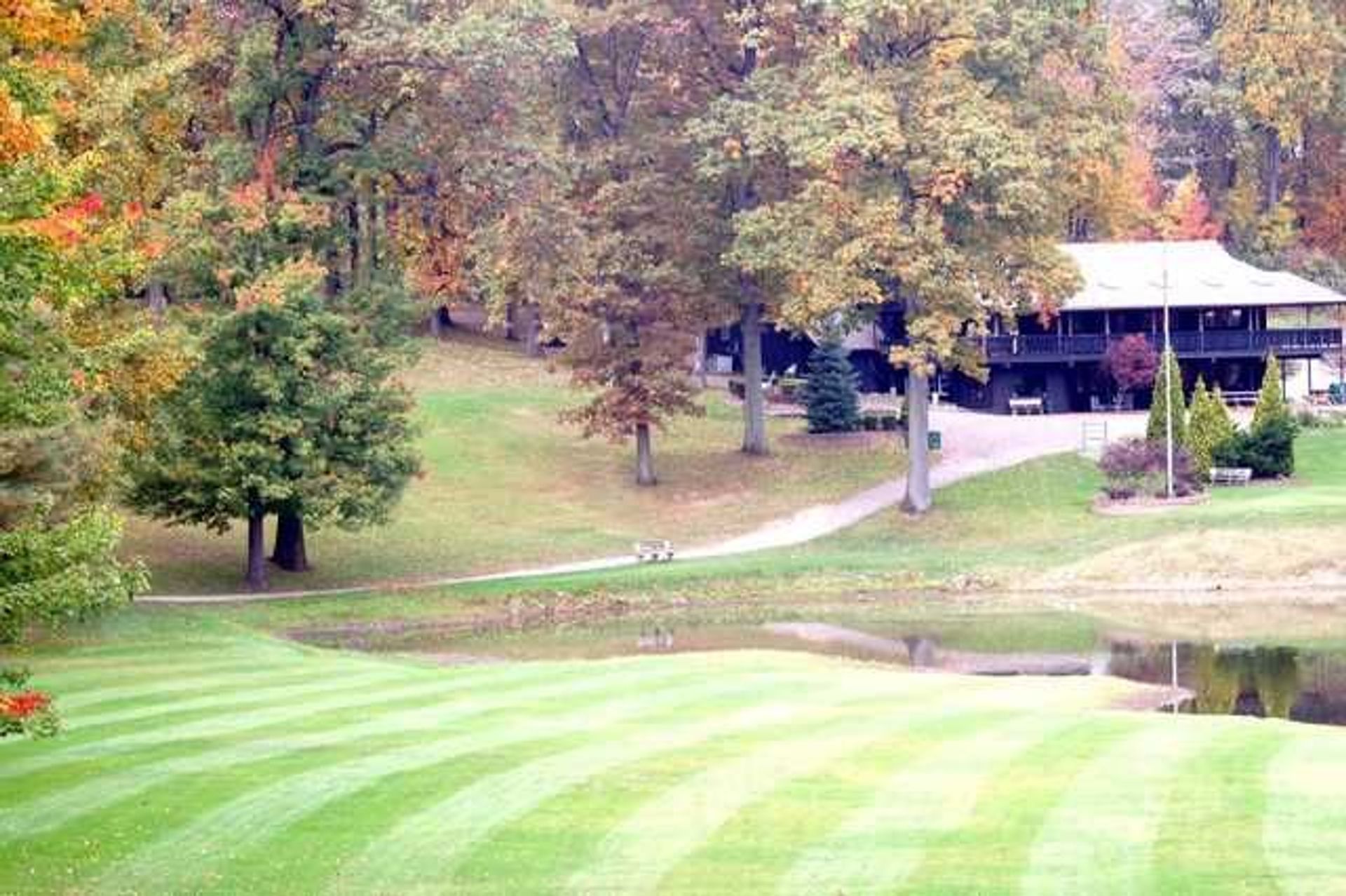 Paradise Lake Country Club
