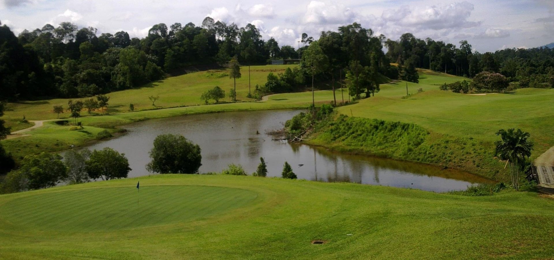 Kelab Golf Bukit Besi