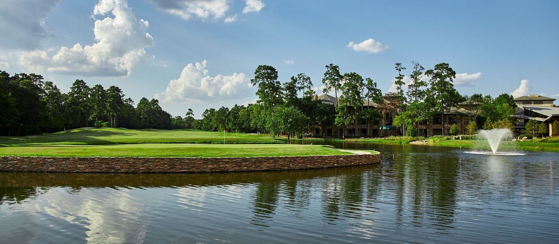 The Golf Trails of The Woodlands (Lake Windcrest)