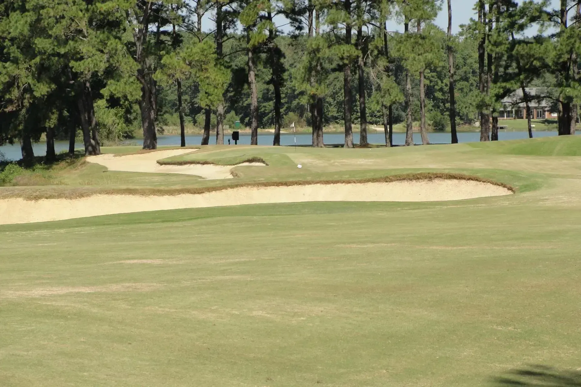 Golden Eagle Country Club