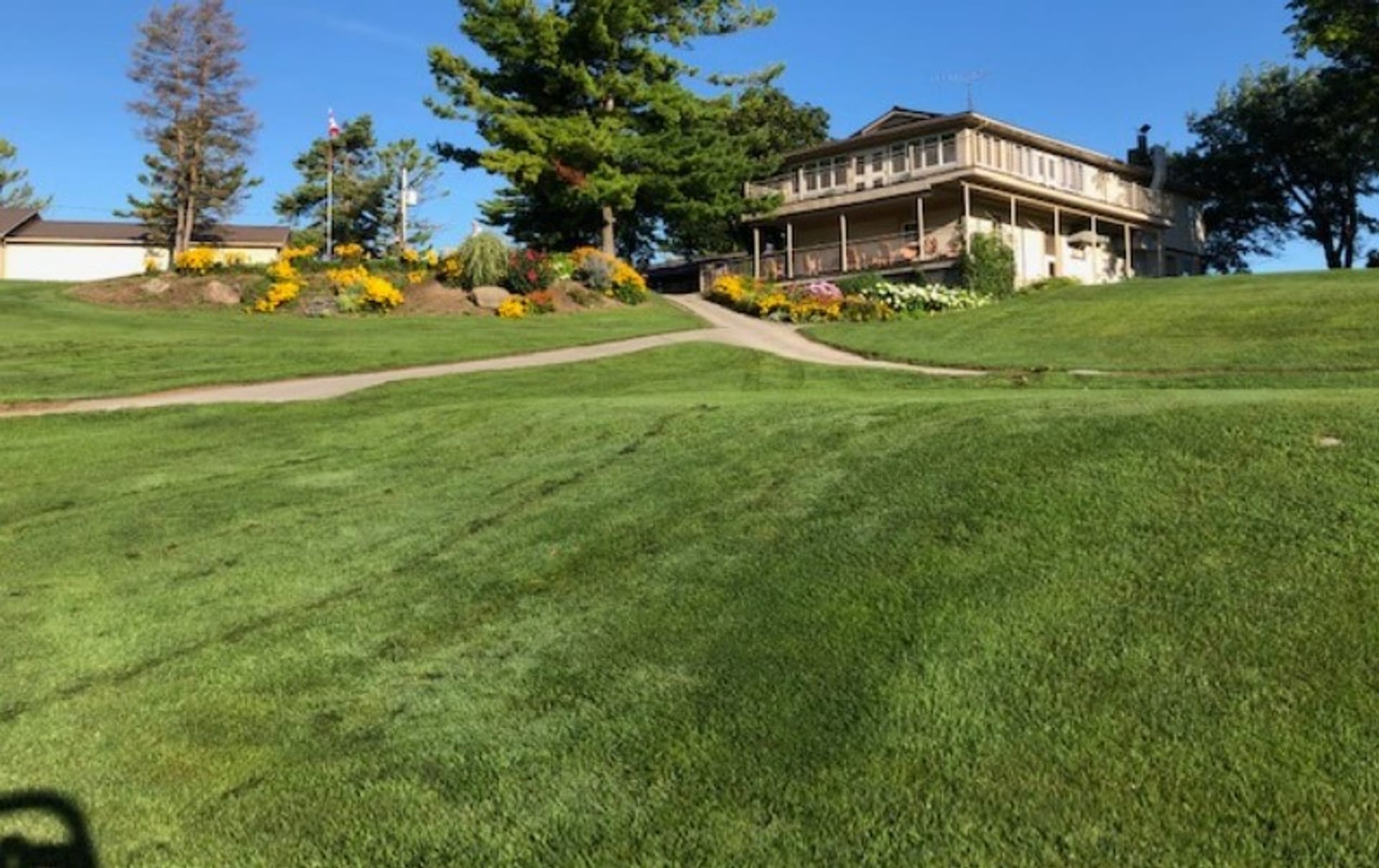 Pine Crest Golf & Country Club