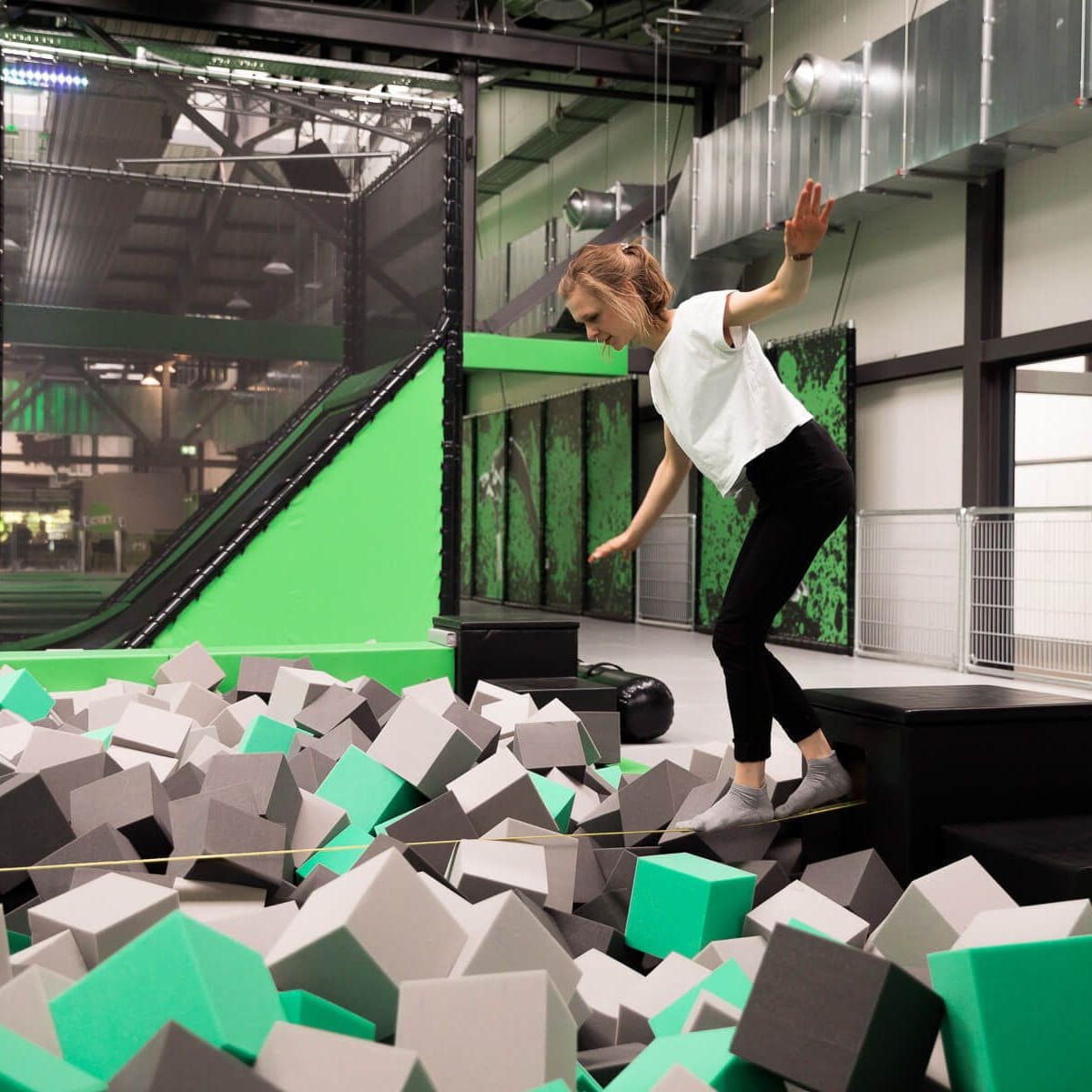 Slackline-and-foampit-trampoline-park.jpg