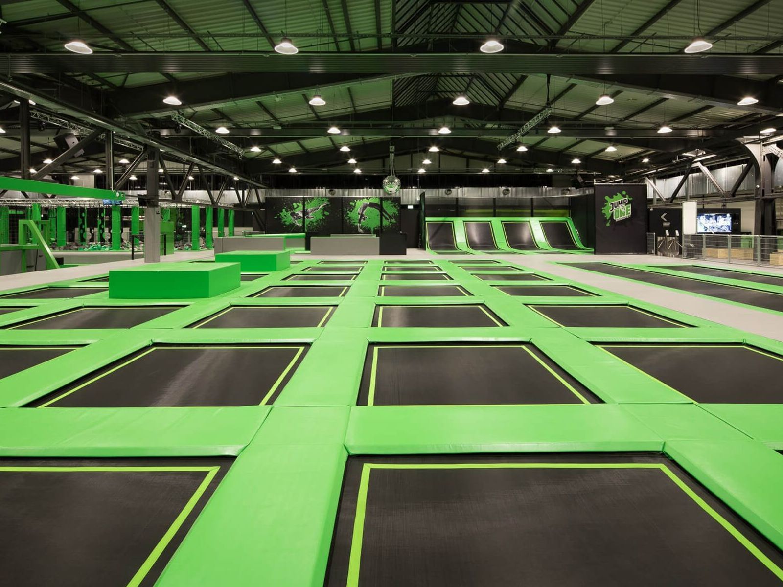 Trampoline-park-jump-one-hannover-1.jpg