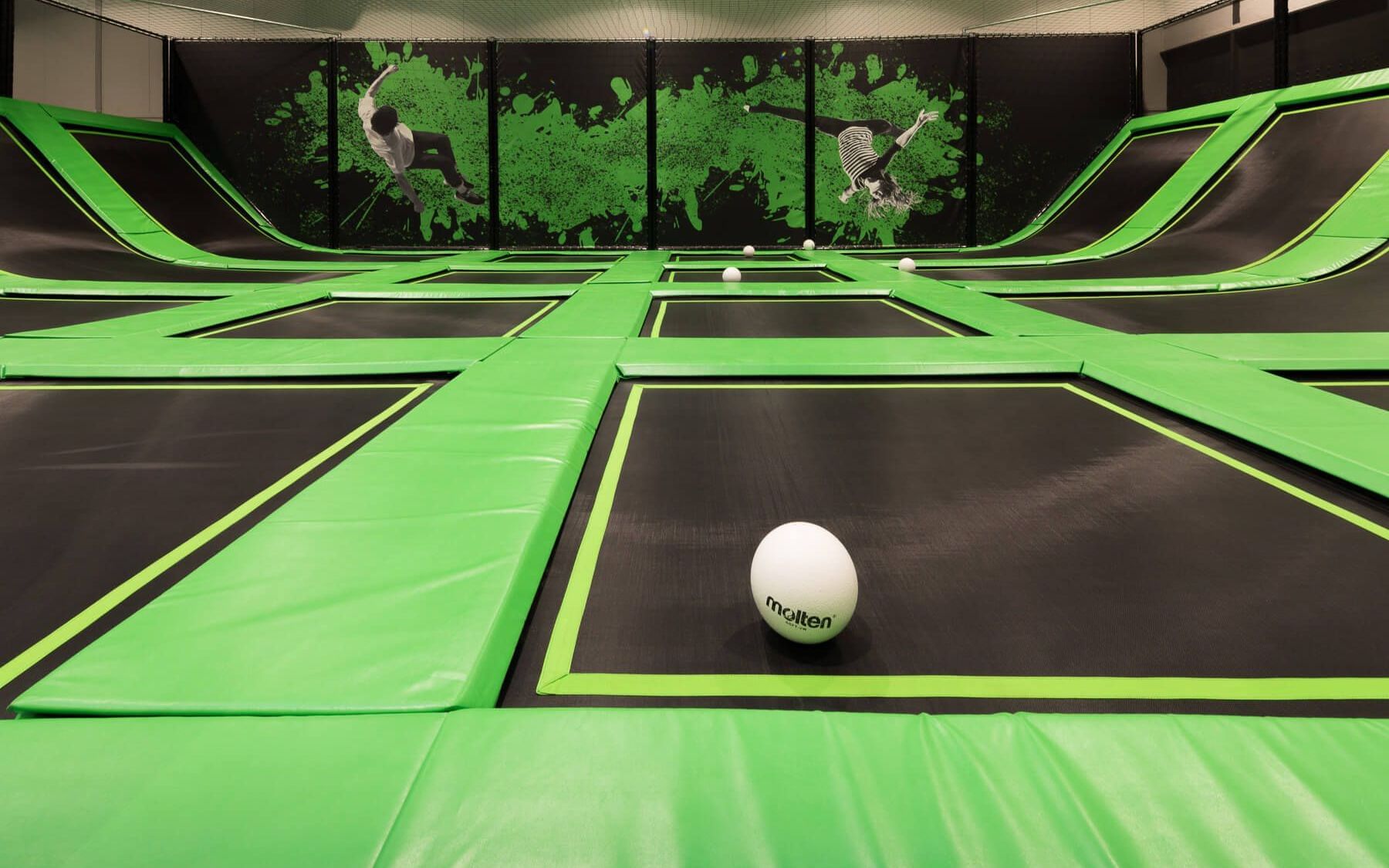 Dunk-zone-trampoline-park-jump-one-hannover.jpg