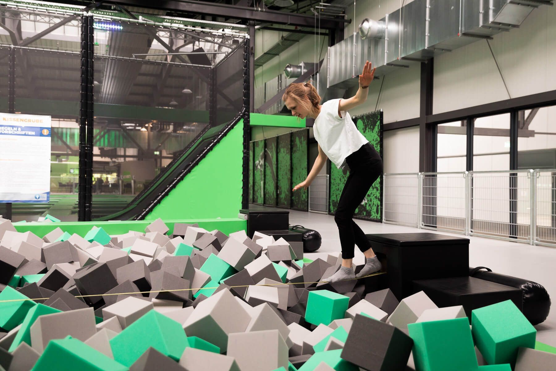 Slackline-and-foampit-trampoline-park.jpg