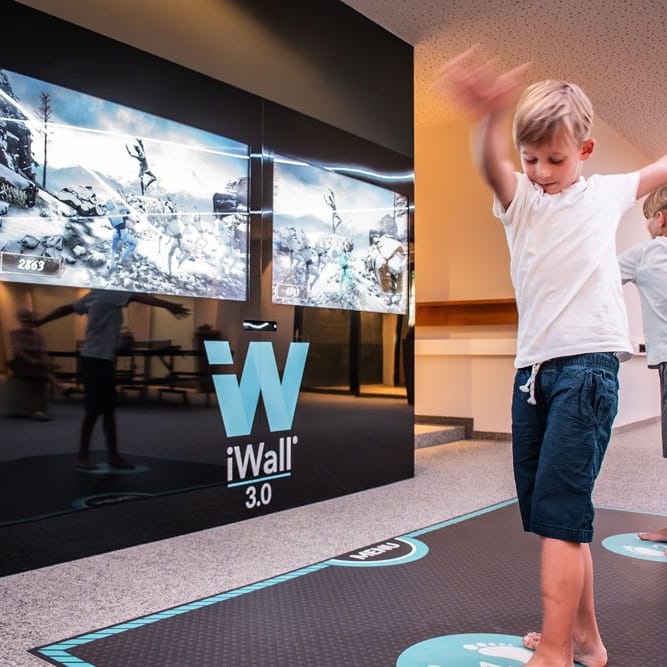 iWall: Exergaming-Attraktion für Freizeitparks & mehr