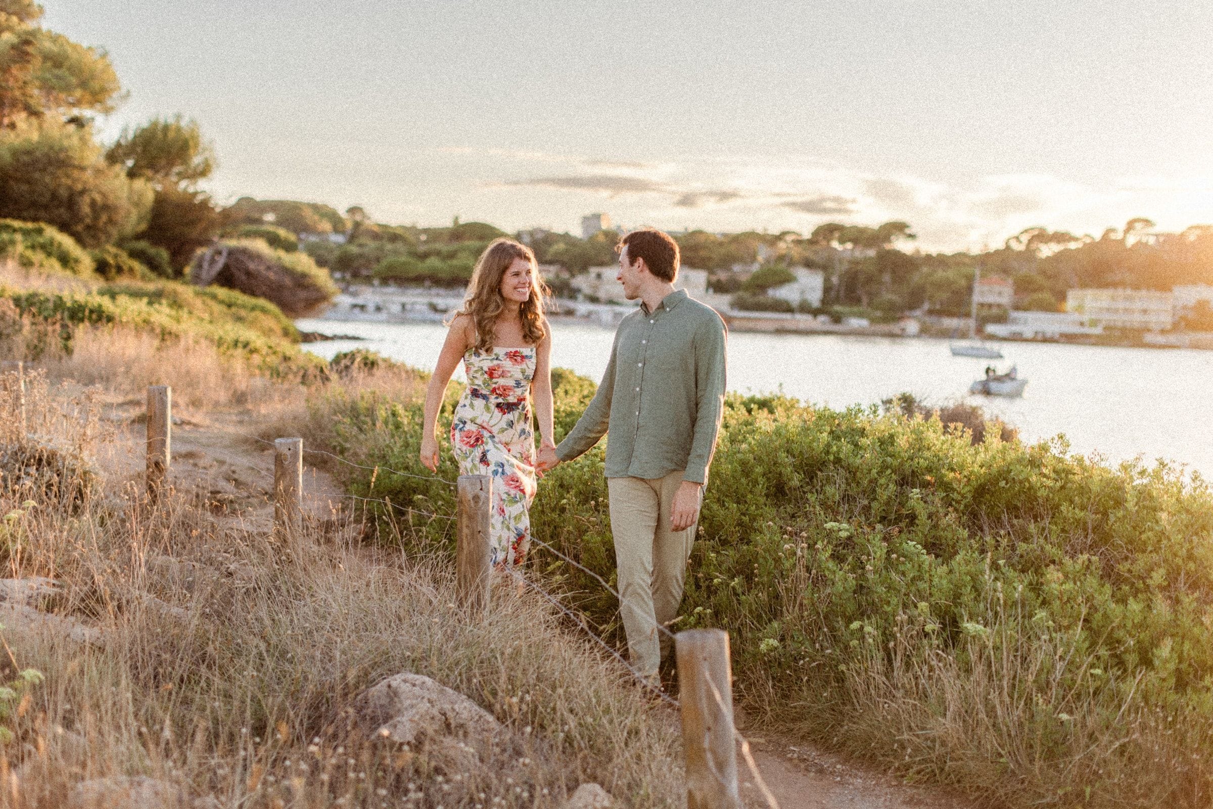 Séance photo de couple de Caitlyn et Will au Cap d'Antibes 23