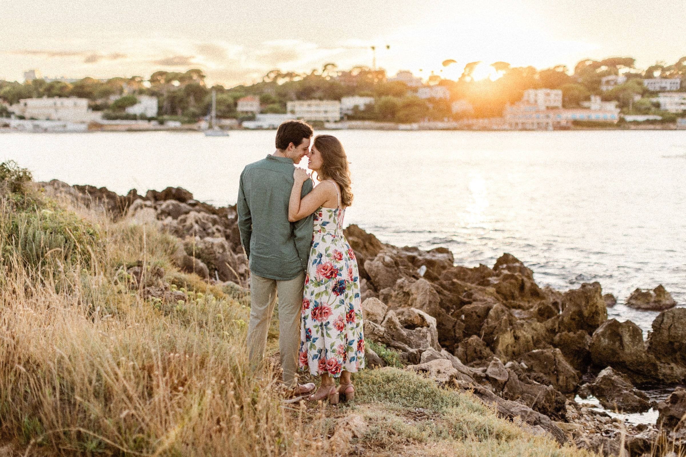 Séance photo de couple de Caitlyn et Will au Cap d'Antibes 36
