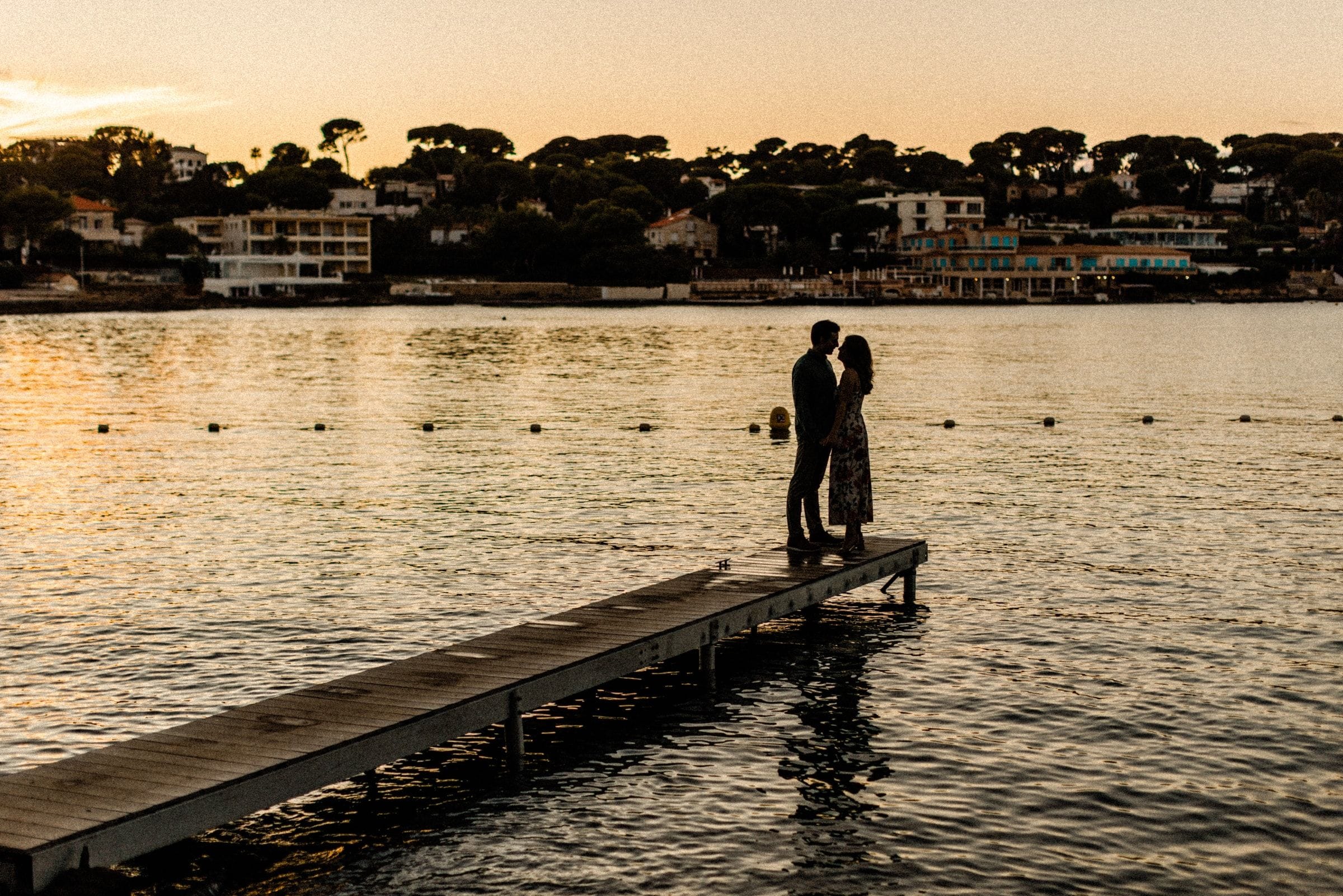 Séance photo de couple de Caitlyn et Will au Cap d'Antibes 37