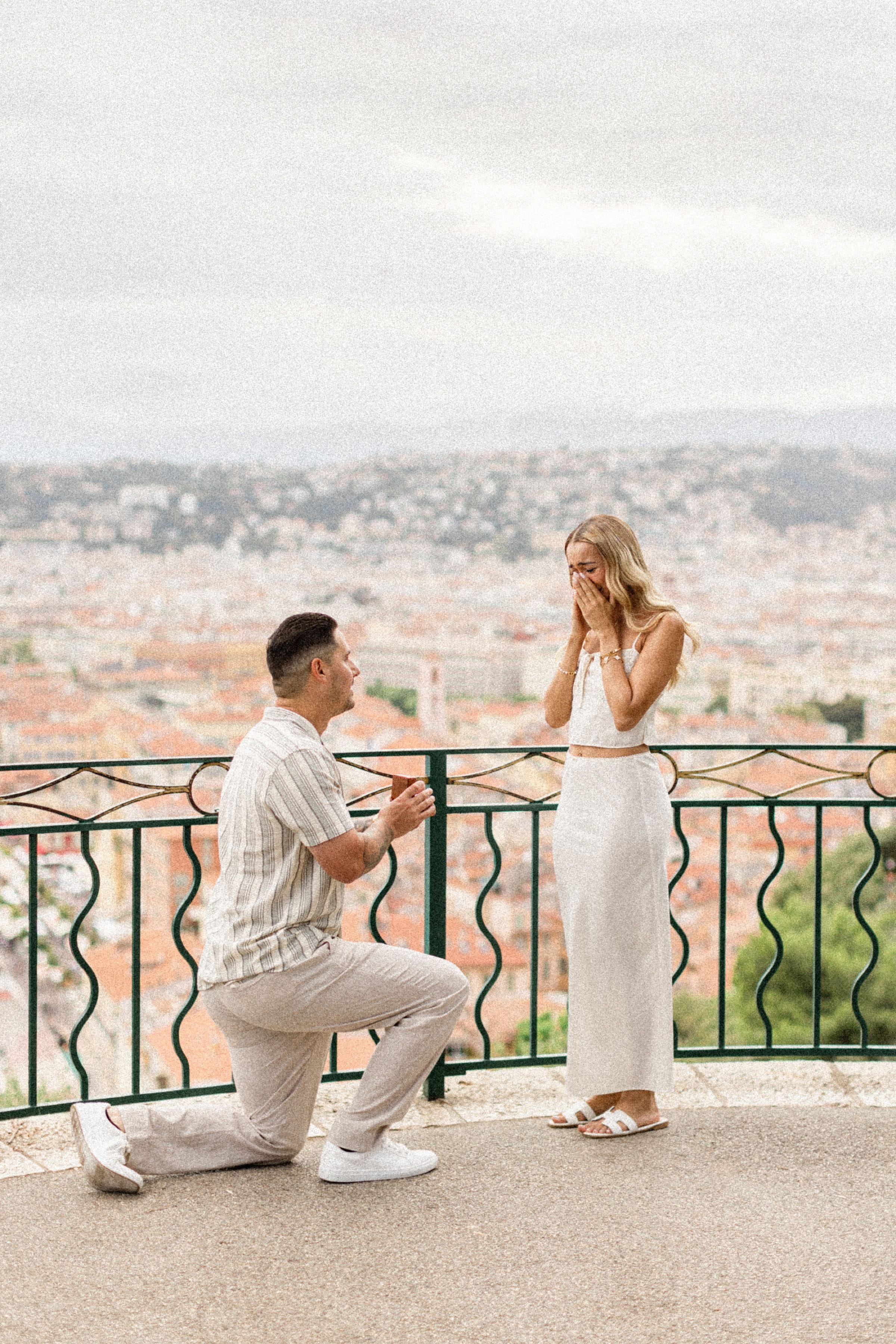 Demande en mariage de Joe et Jasmin sur la Colline du Château Nice 1