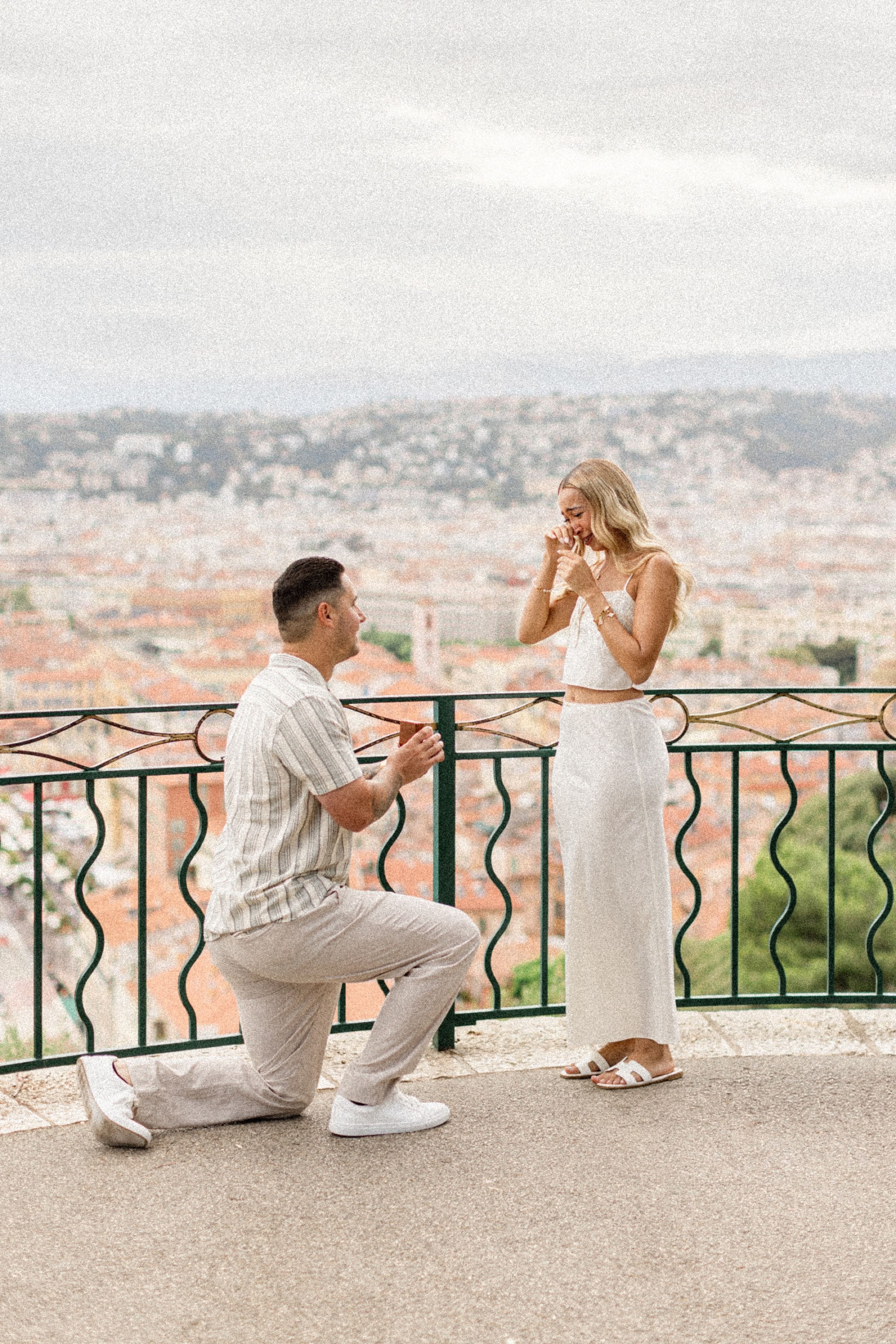Demande en mariage de Joe et Jasmin sur la Colline du Château Nice 2