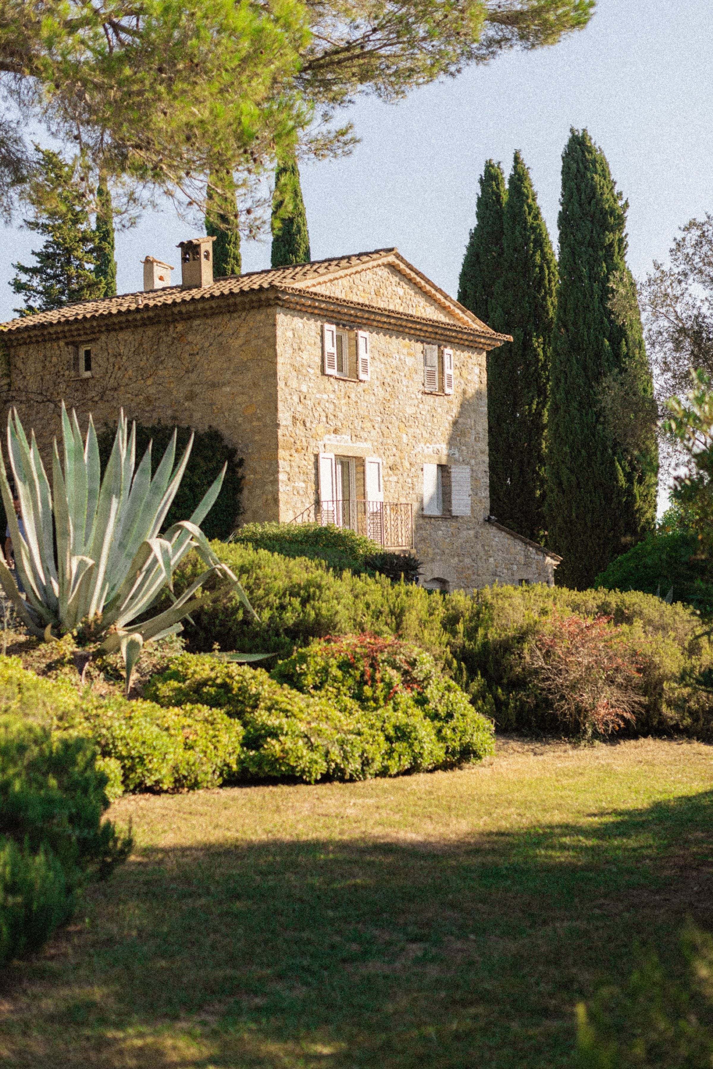 Mariage de Fiona & Paul au Manoir de l'Étang à Mougins 1