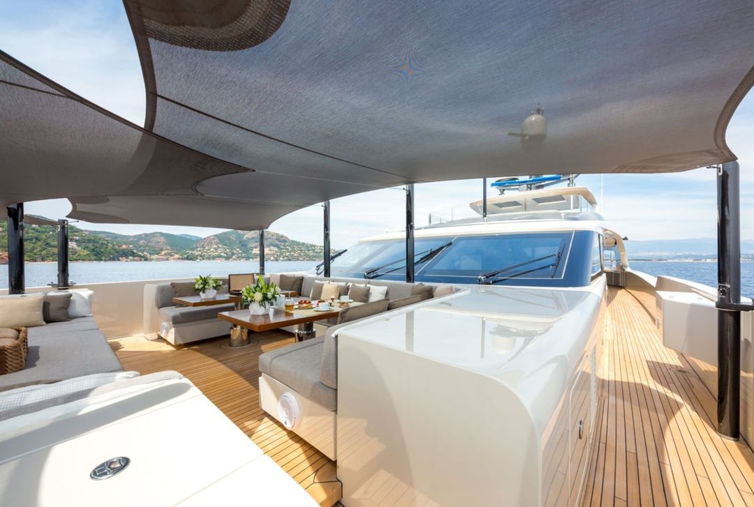 VERTIGE Yacht for Charter - IYC