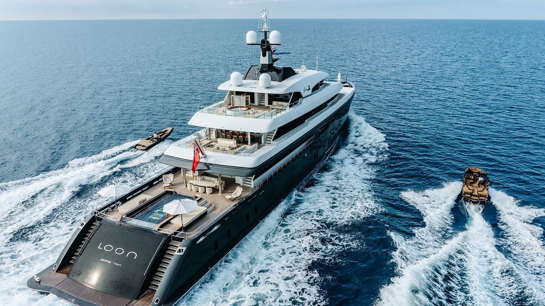 superyacht loon charter