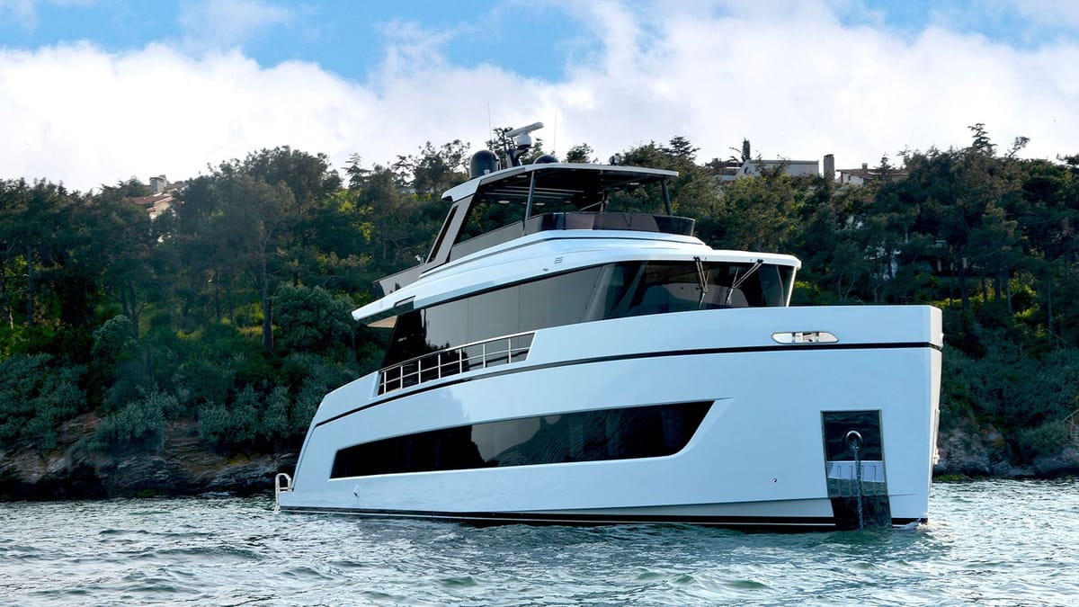 ZIMA Yacht for Sale IYC