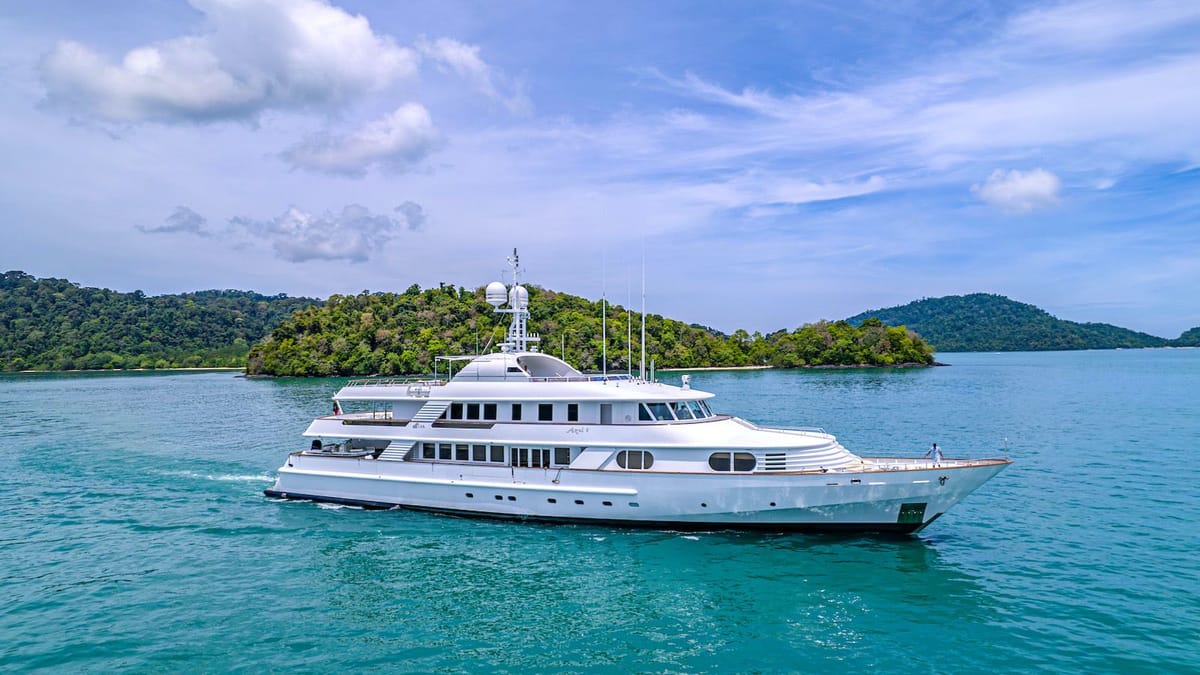 AZUL V luxury motor yacht