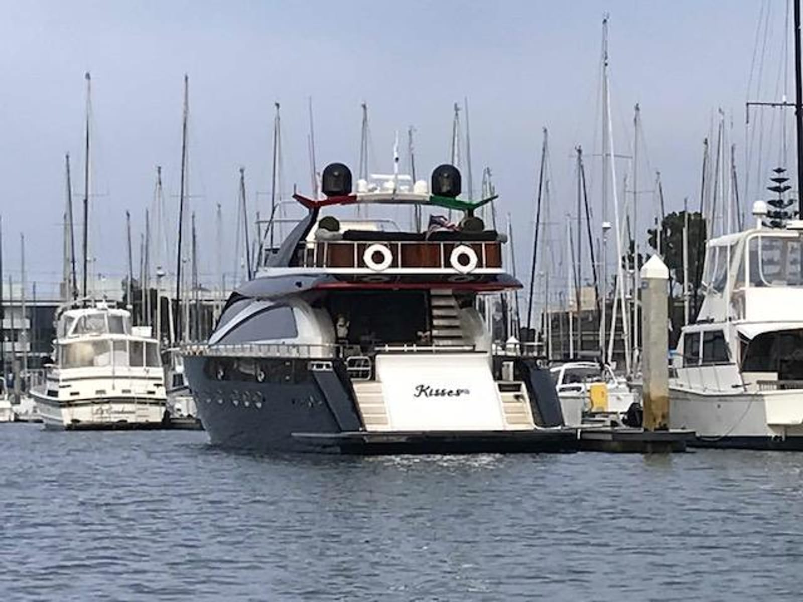 KISSES Yacht for Sale IYC