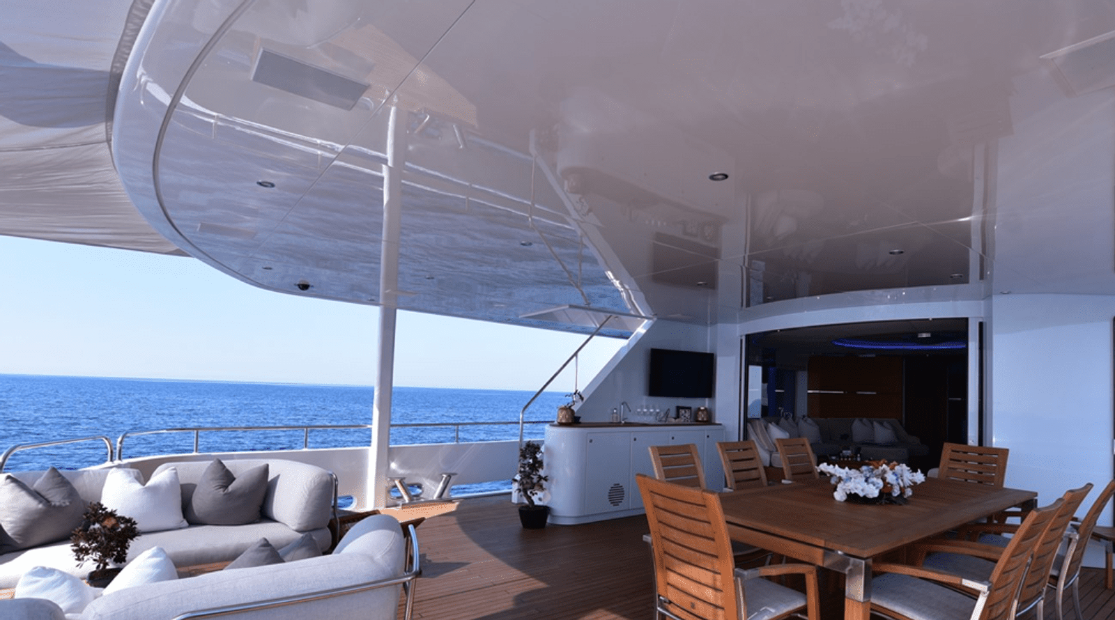 life saga superyacht