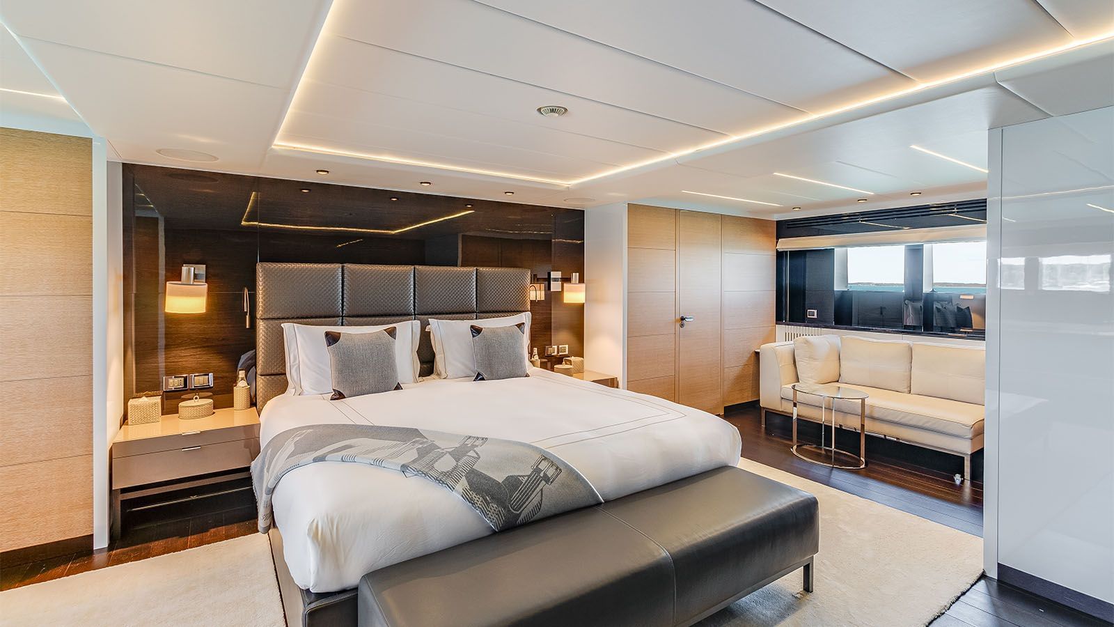 Bon Vivant Yacht for Charter - IYC