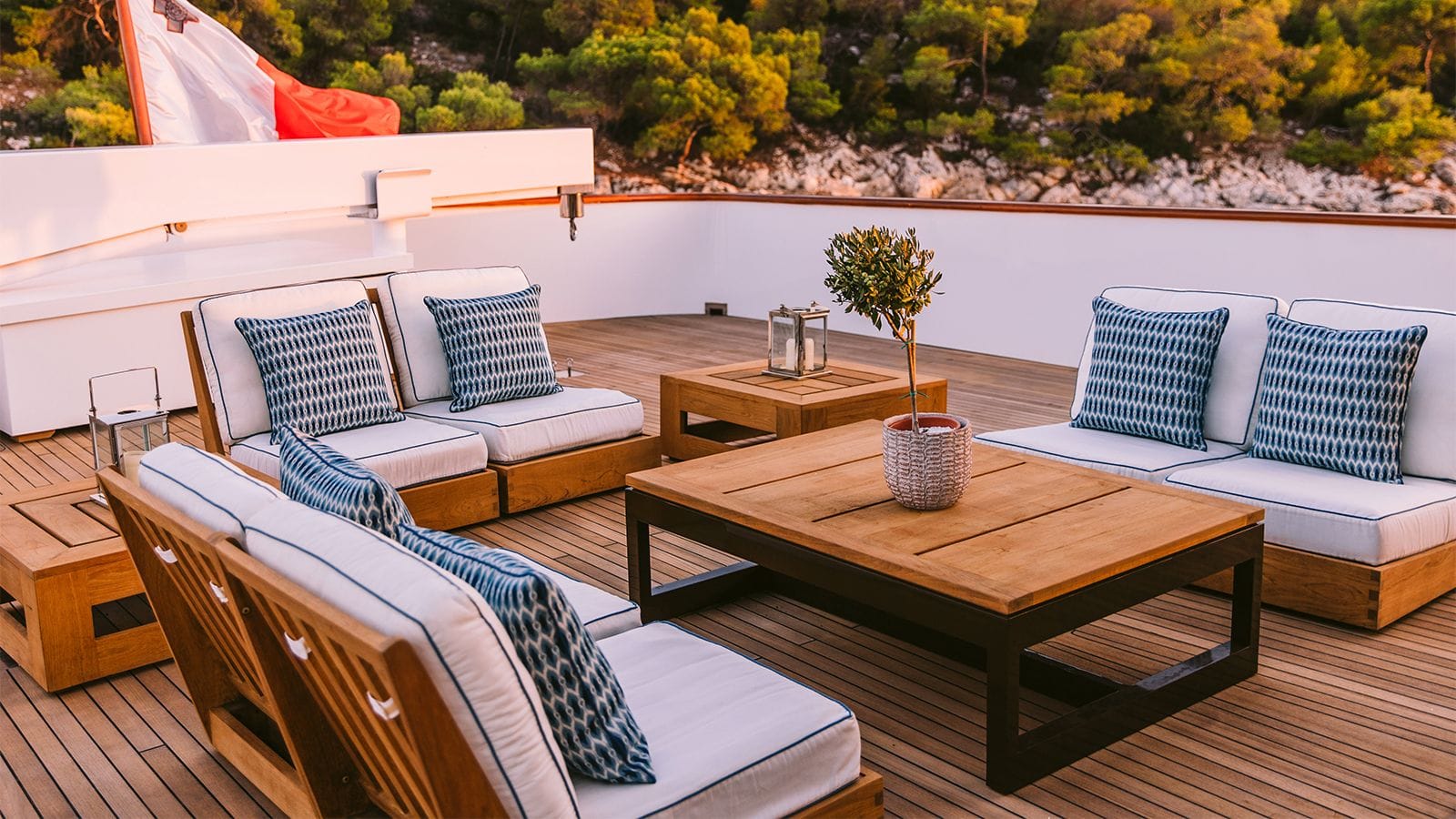 NATALIA V-33-gallery