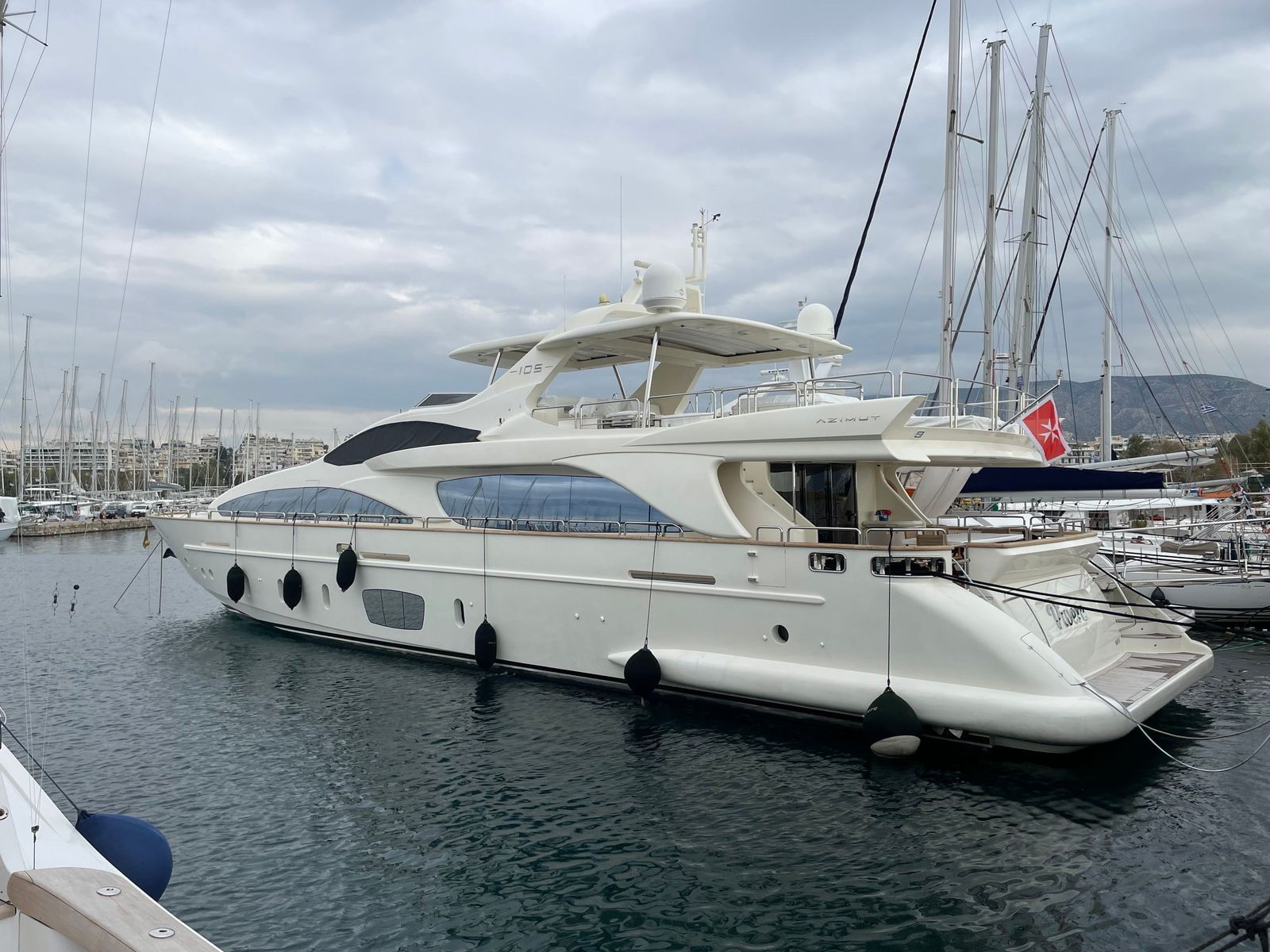 vivere yacht for sale