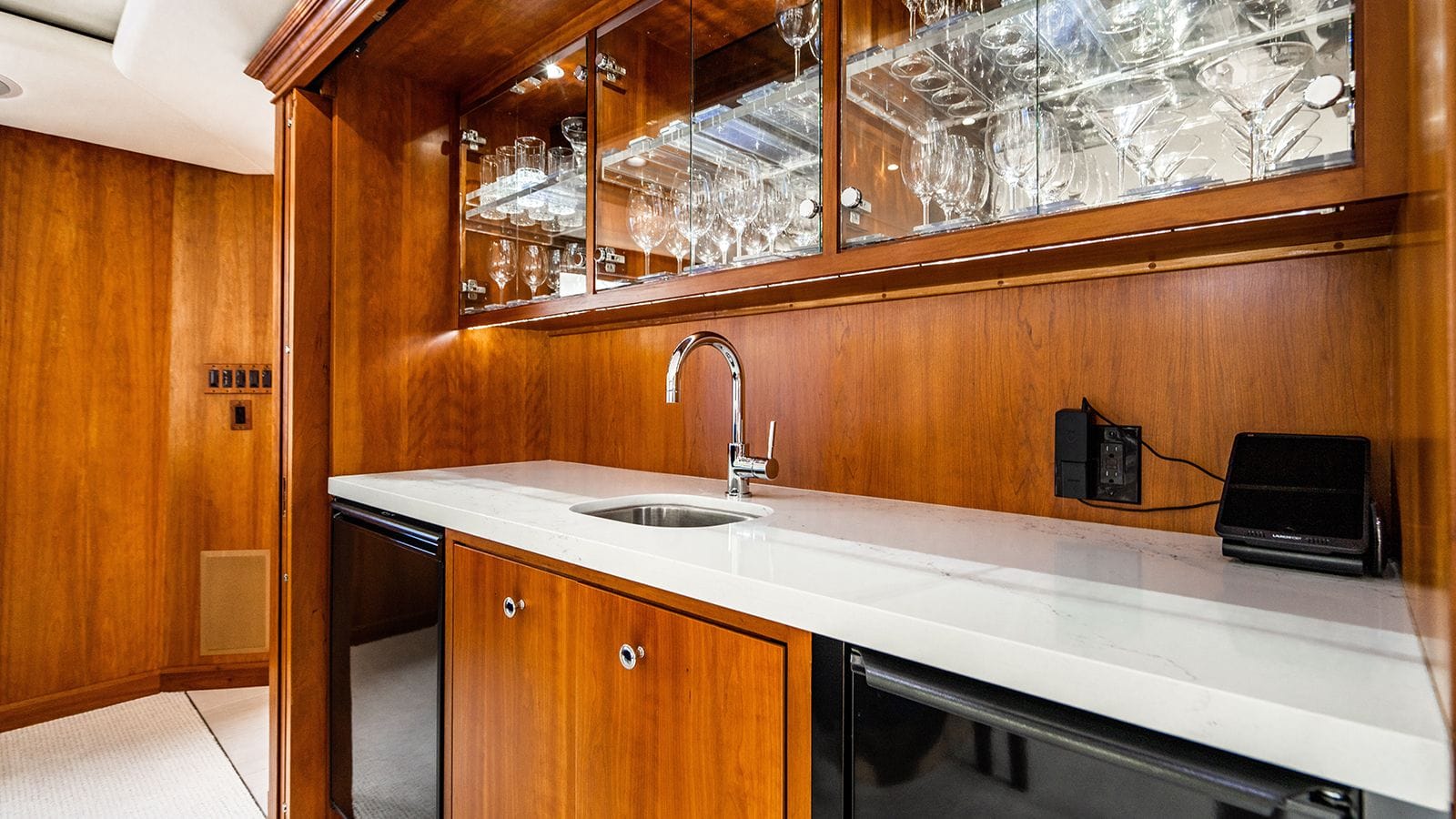 SILVER SEAS -16-gallery