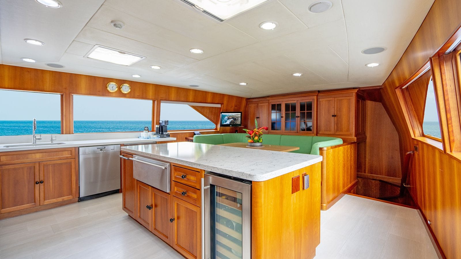 SILVER SEAS -28-gallery