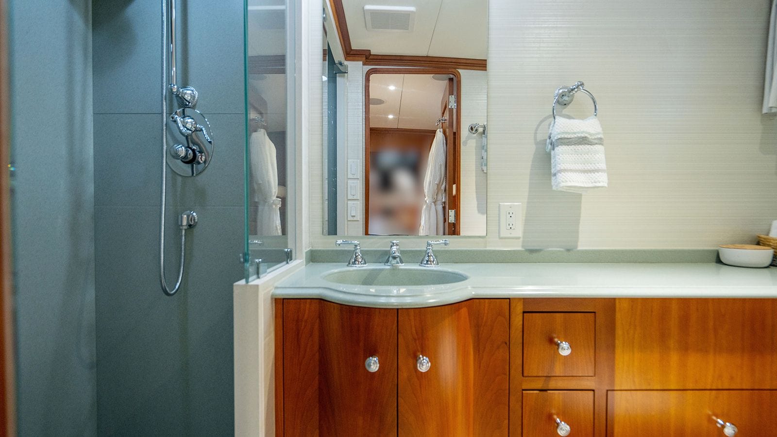 SILVER SEAS -52-gallery