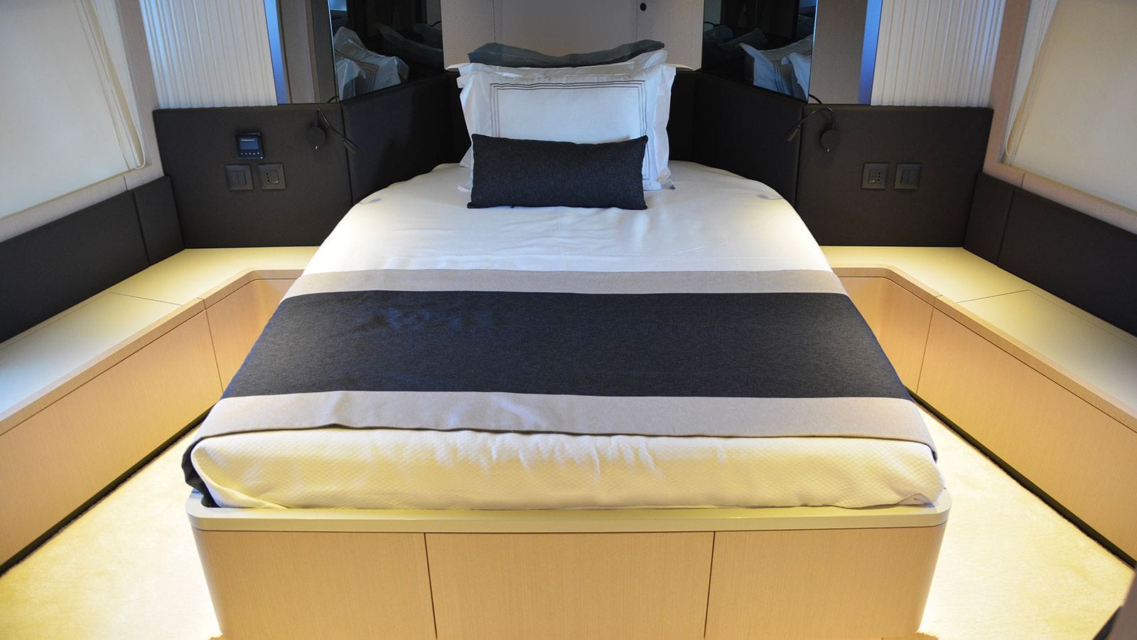 ZIMA Yacht for Sale IYC